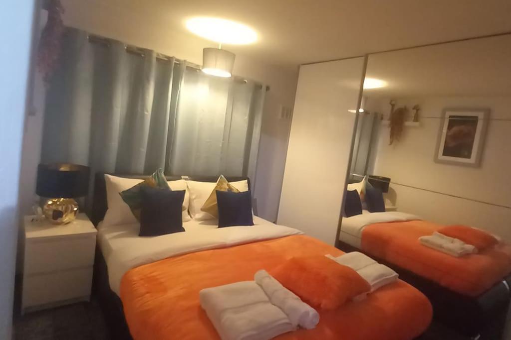 Golden Plush Suites - Beautiful Luxury 3 Bed House In Leicester Dış mekan fotoğraf