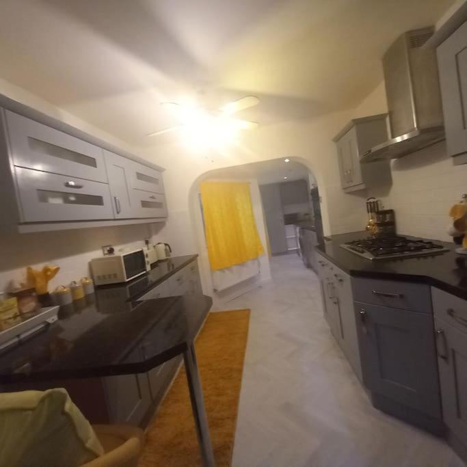 Golden Plush Suites - Beautiful Luxury 3 Bed House In Leicester Dış mekan fotoğraf